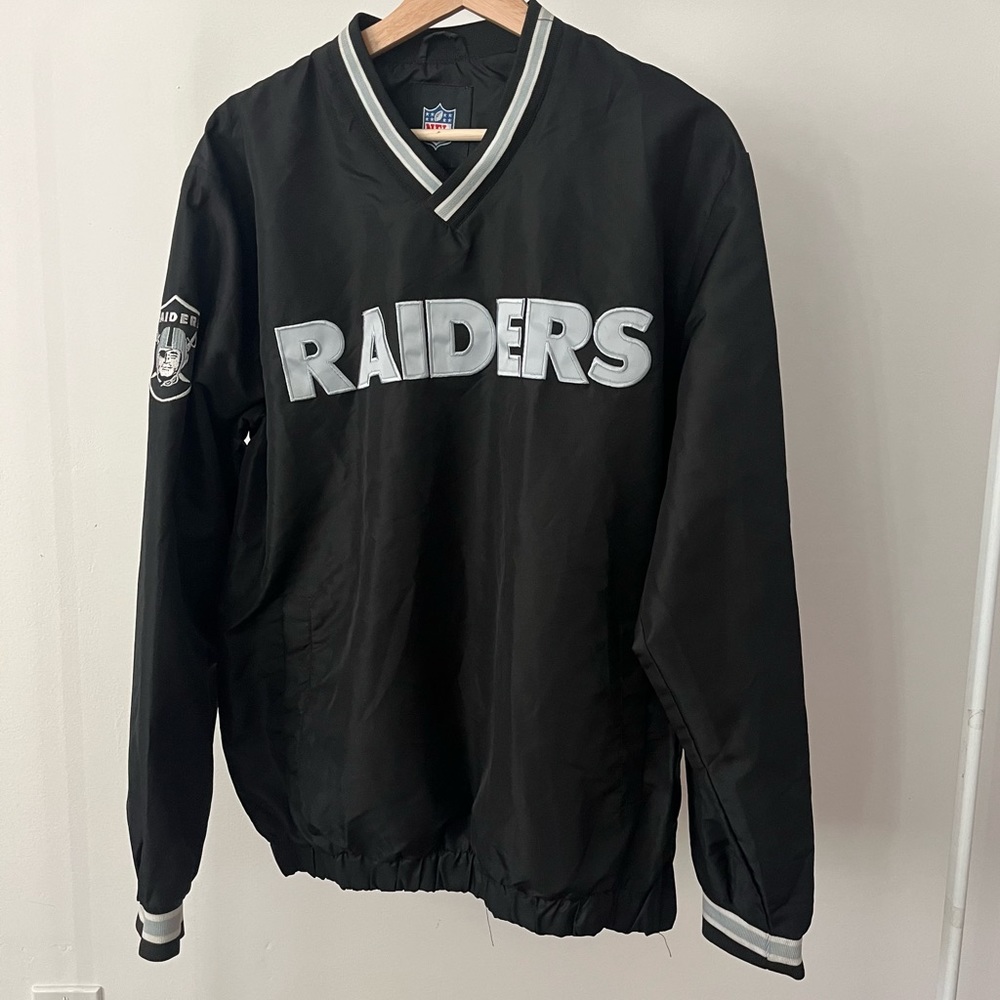 Mens NFL Raiders Crewneck Nylon V Sweater